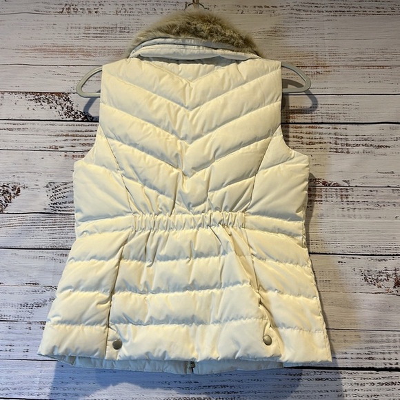 Talbots Cream Vest with Fur Collar Size Petite P - Picture 3 of 6